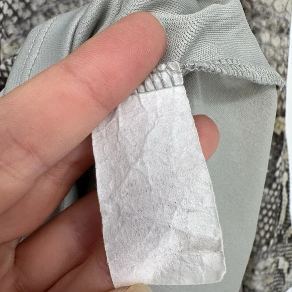 Show Me Your Mumu Brown Snake Print Tunic Blouse V-Neck Flowy Bell Sleeve Med - Picture 5 of 6